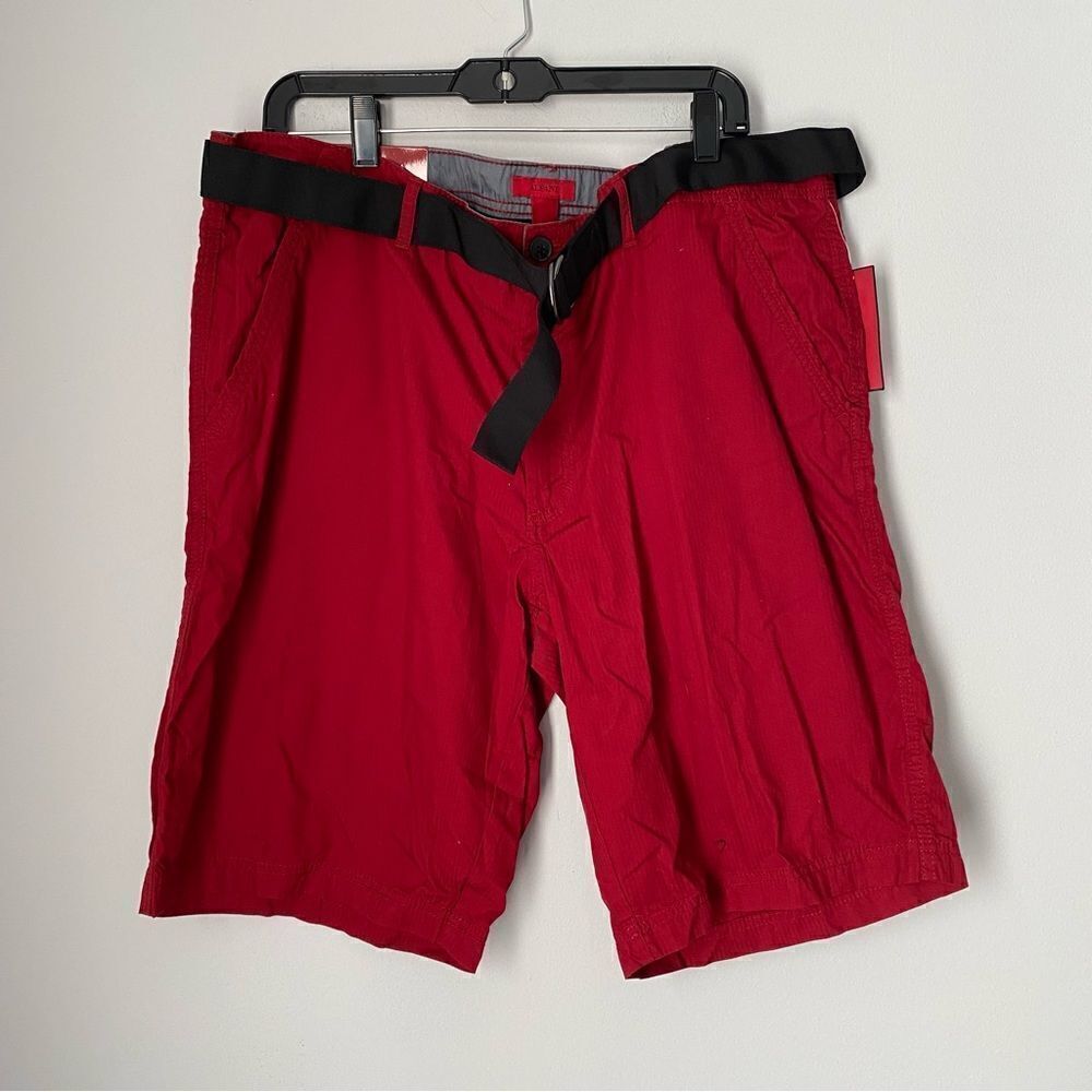 Alfani Men’s Slim Fit Red Shorts size 40